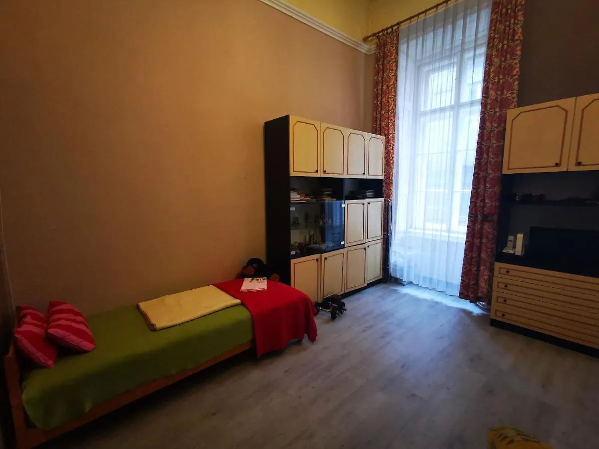 Dob Apartment Home In The Party District Budapest