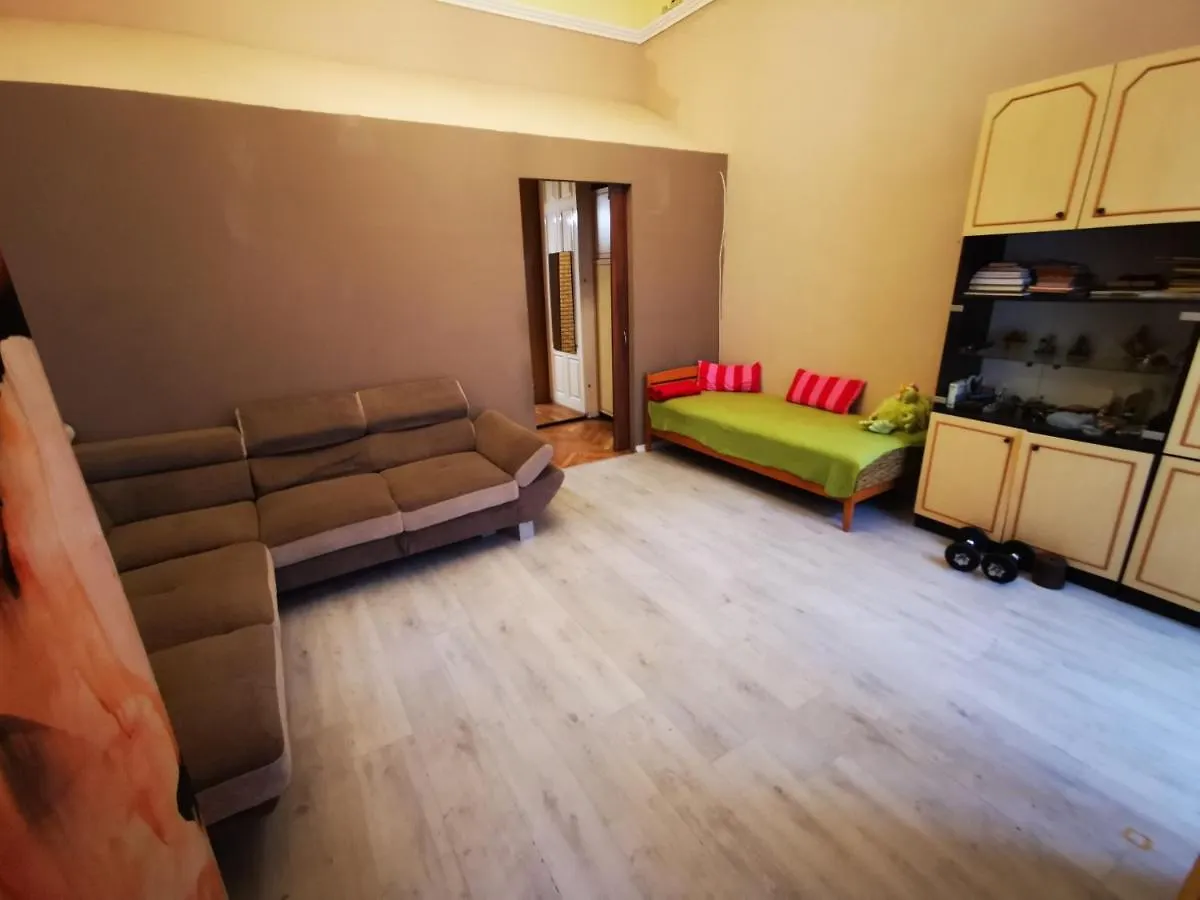 Dob Apartment Home In The Party District Budapest Hungary