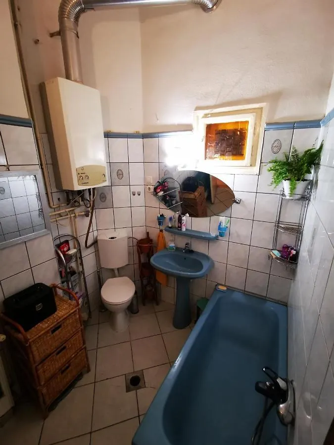 Dob Apartment Home In The Party District Budapest 0*,