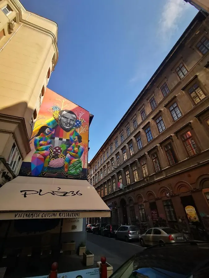 Dob Apartment Home In The Party District Budapest